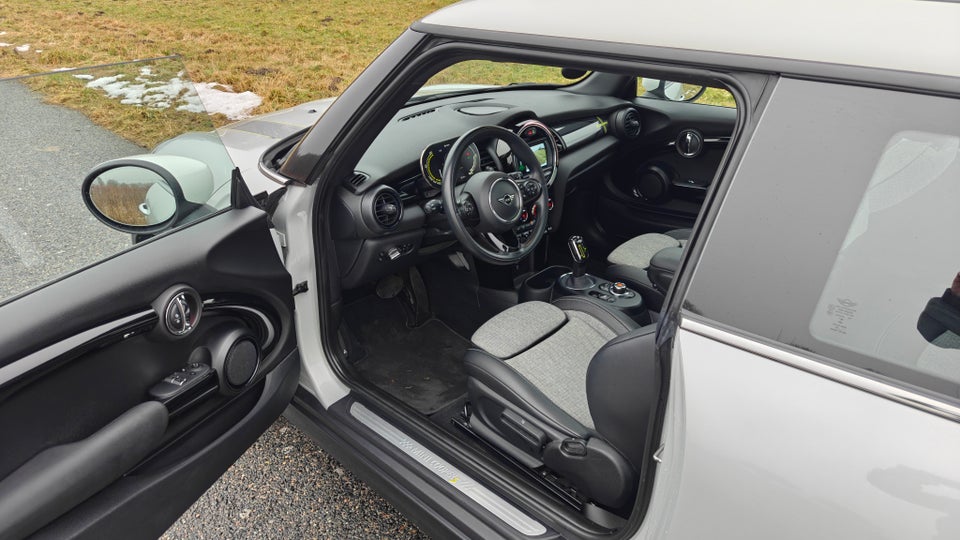 MINI Cooper SE Greenwich 3d