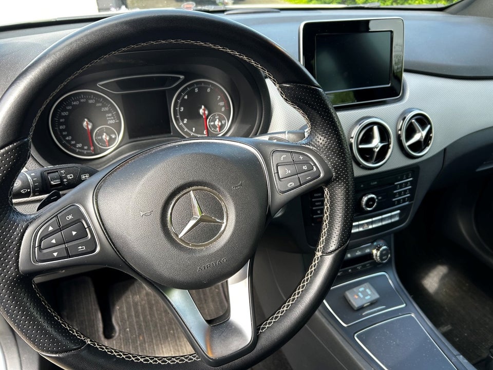 Mercedes B220 2,0 aut. 4Matic 5d