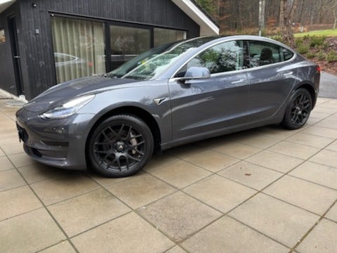 Tesla Model 3 Standard Range+ RWD 4d