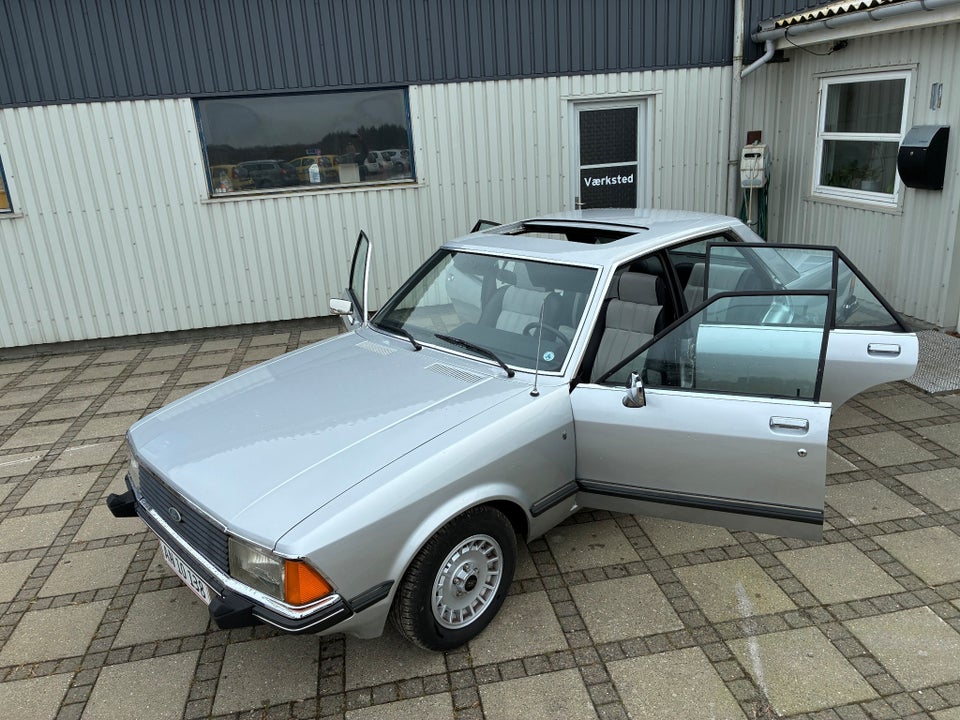 Ford Granada 2,8  4d