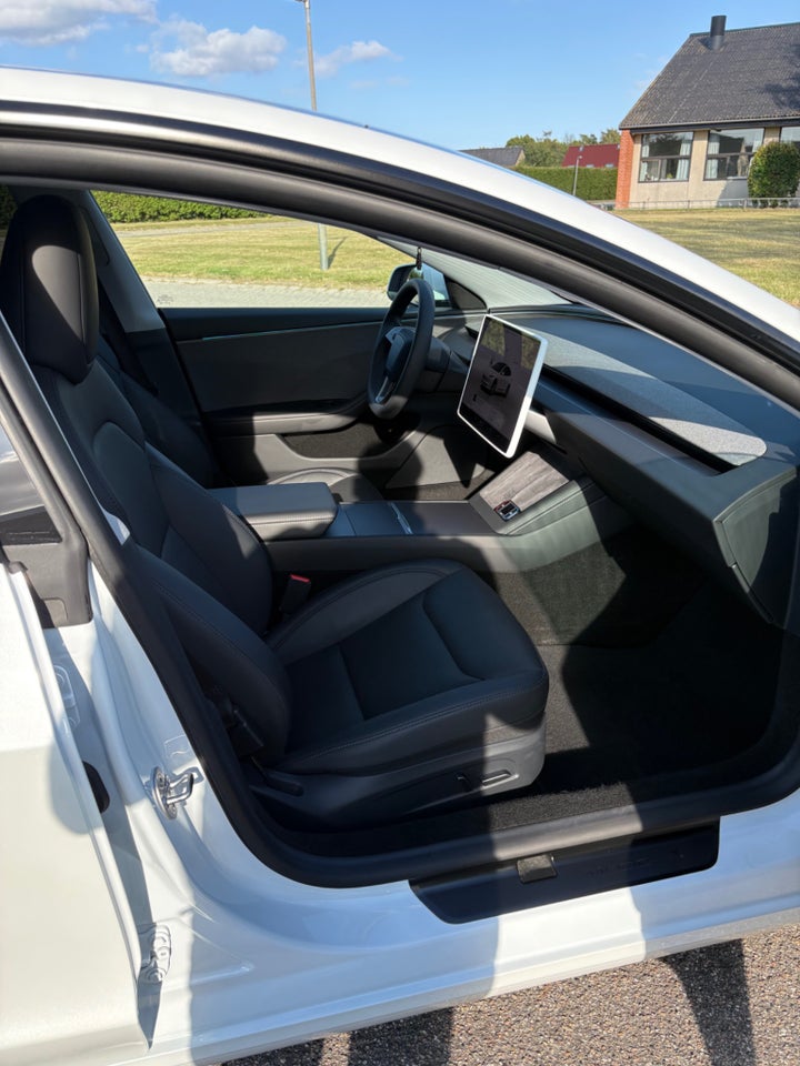 Tesla Model 3 Long Range RWD 4d
