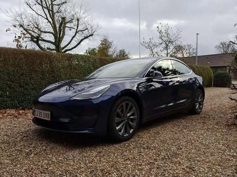 Tesla Model 3 Long Range RWD 4d