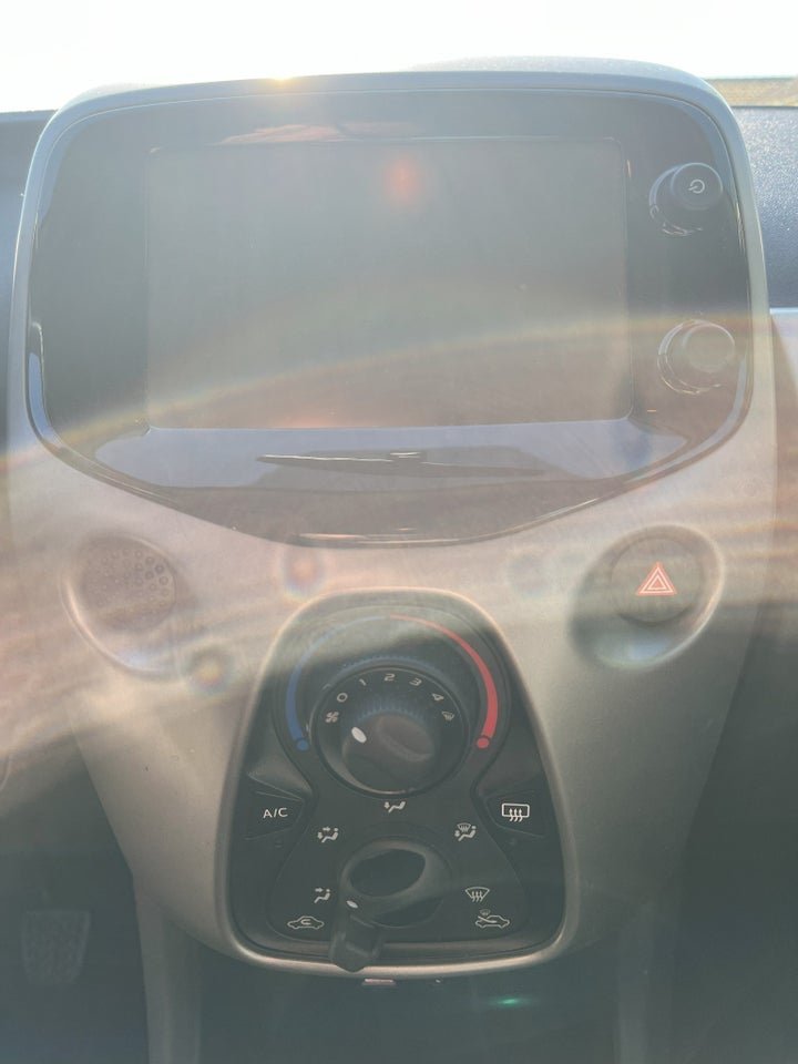 Toyota Aygo 1,0 VVT-i x-play 5d