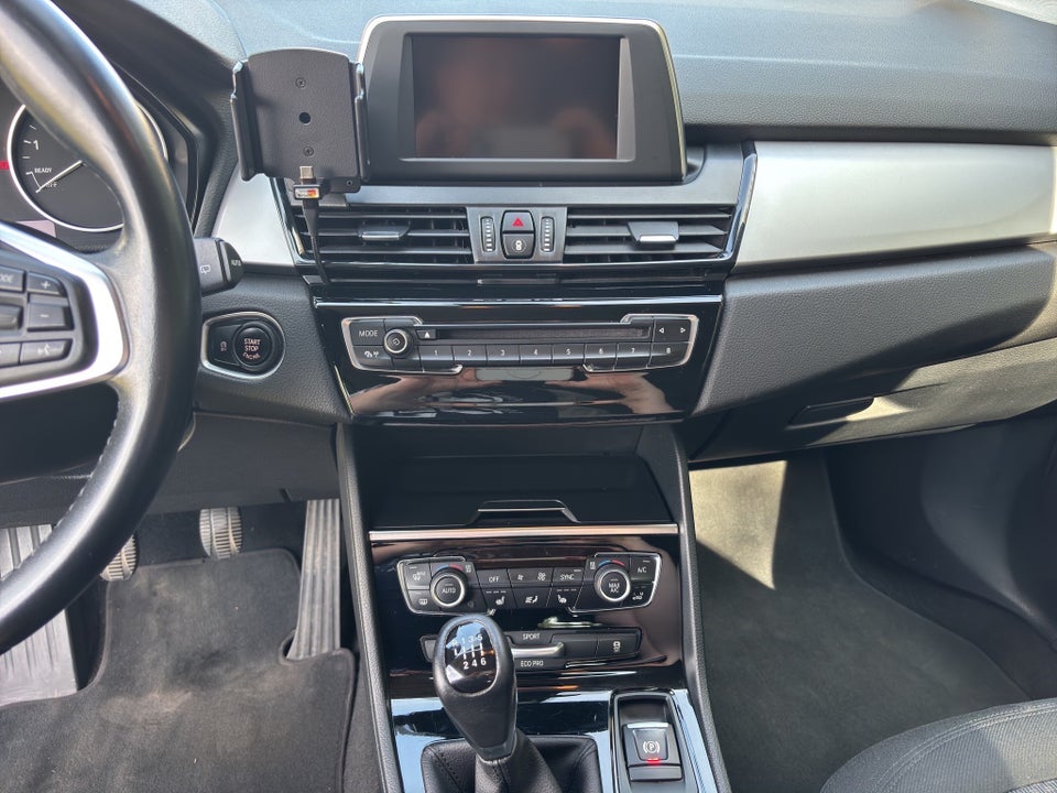BMW 218i 1,5 Active Tourer Advantage 5d