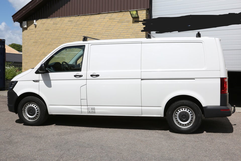 VW Transporter 2,0 TDi 84 Kassevogn lang