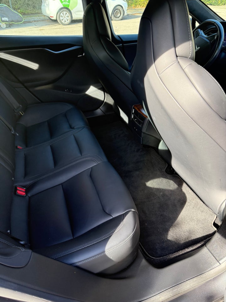 Tesla Model S Standard Range AWD 5d
