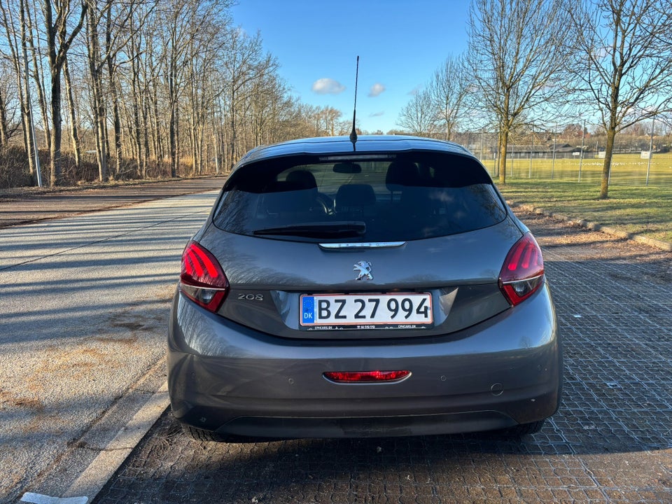 Peugeot 208 1,6 BlueHDi 100 Selection Sky 5d