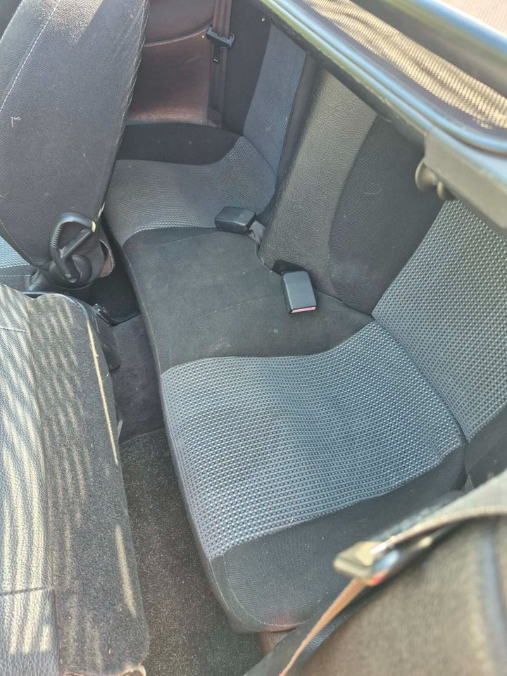 Peugeot 206 1,6 16V CC 2d