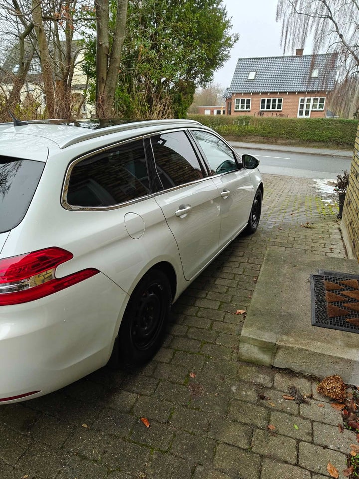 Peugeot 308 1,6 BlueHDi 120 Allure Sky SW EAT6 5d