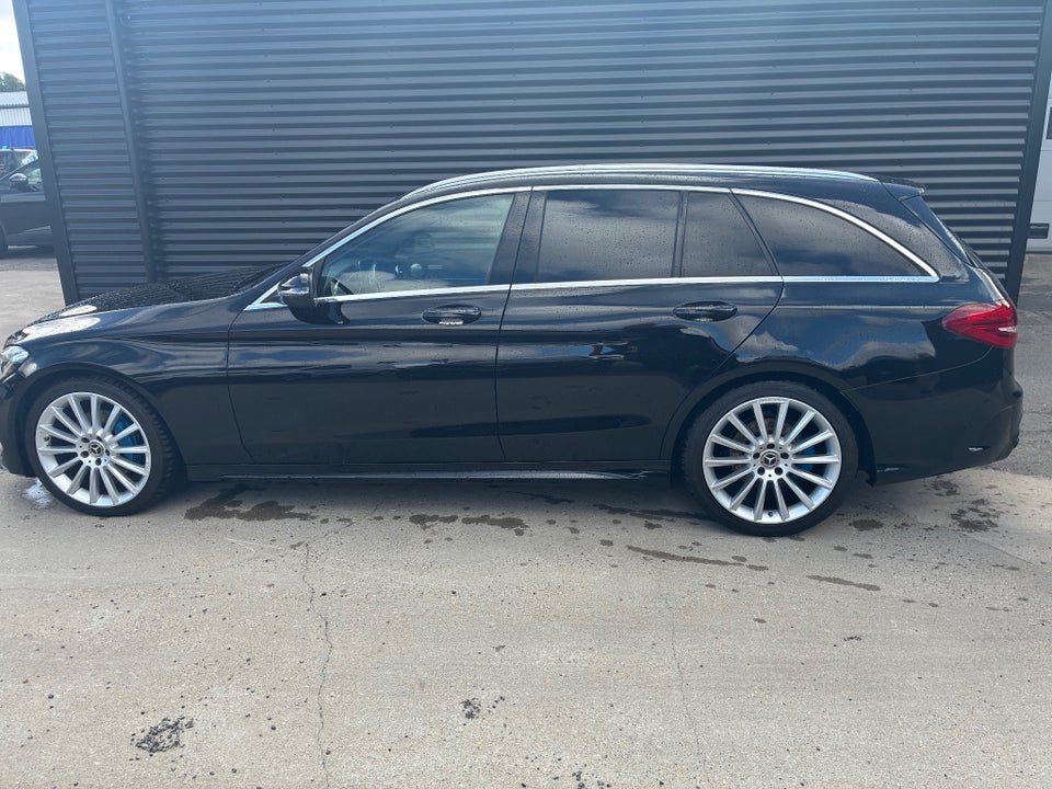 Mercedes C220 d 2,2 AMG Line stc. aut. 5d