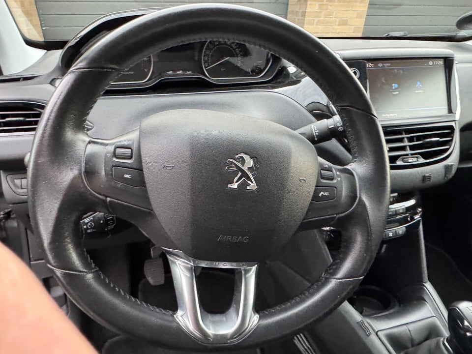 Peugeot 208 1,2 VTi 82 Allure 5d