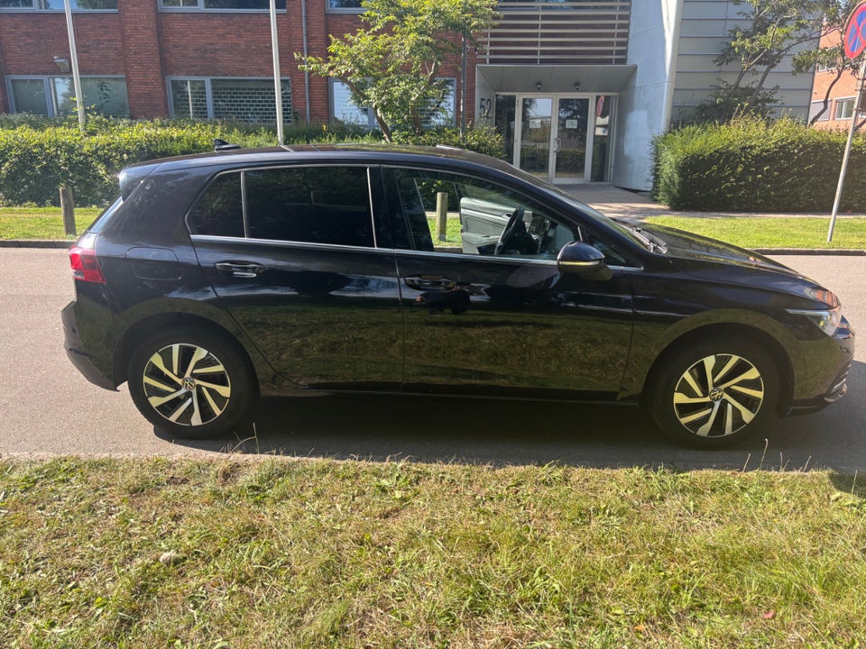 VW Golf VIII 1,4 eHybrid DSG 5d