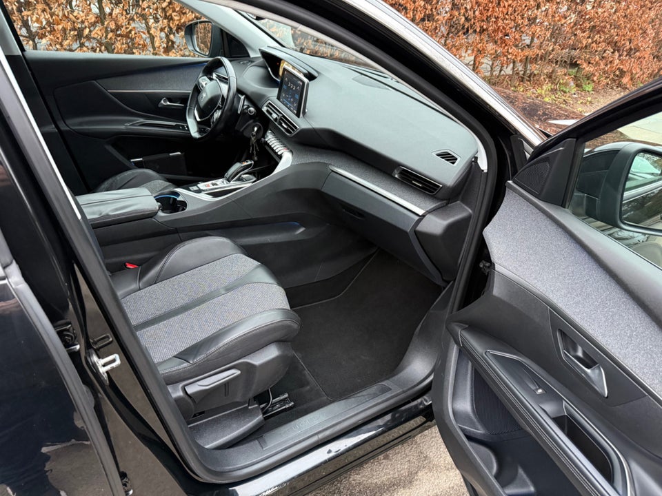 Peugeot 5008 1,2 e-THP 130 Allure EAT6 7prs 5d