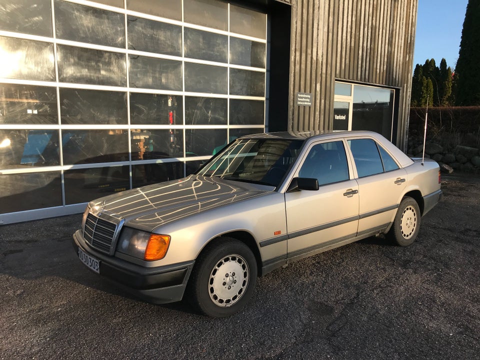 Mercedes 300 E 3,0 aut. 4d