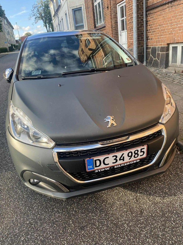 Peugeot 208 1,6 BlueHDi 100 Desire Sky 5d