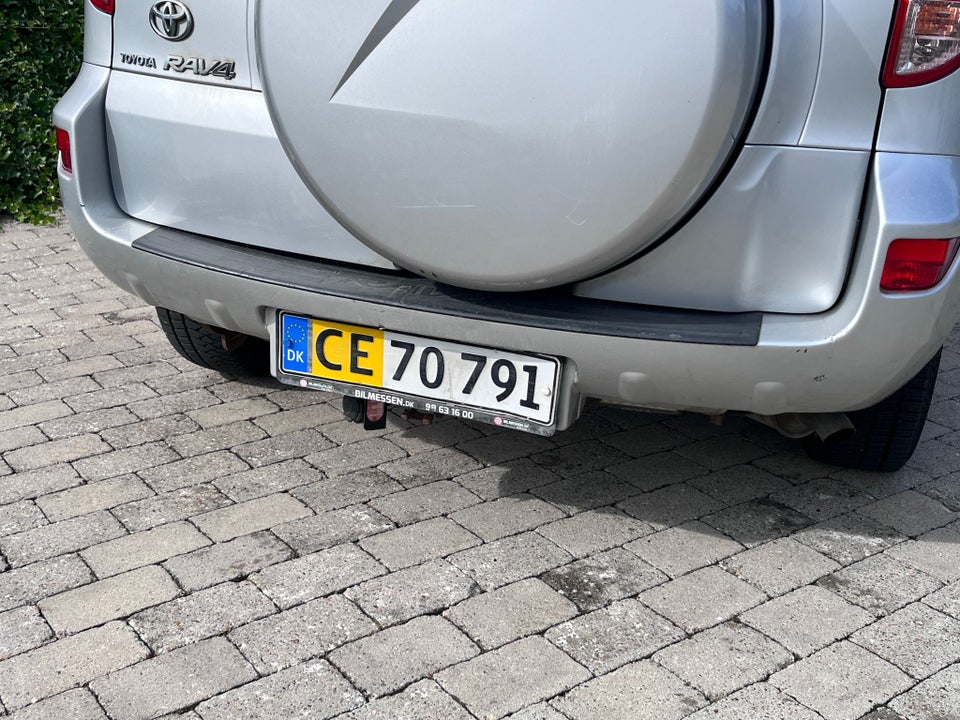 Toyota RAV4 2,2 D-CAT 177 Van 5d