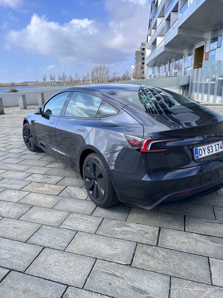 Tesla Model 3 RWD 4d