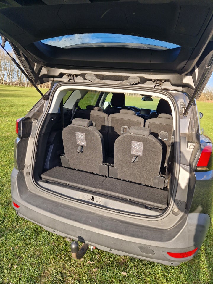 Peugeot 5008 1,2 PureTech 130 Allure 7prs 5d