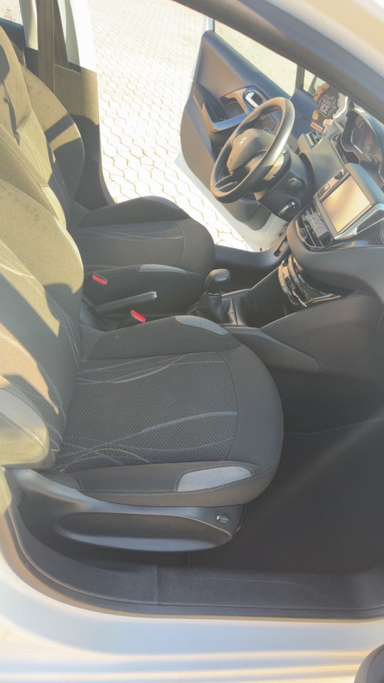 Peugeot 208 1,2 VTi Active 5d