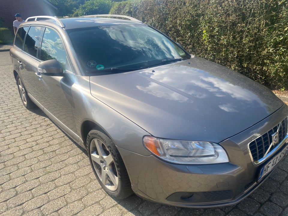 Volvo V70 2,5 T Momentum aut. 5d