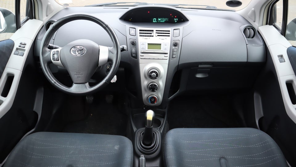Toyota Yaris 1,3 Luna 5d