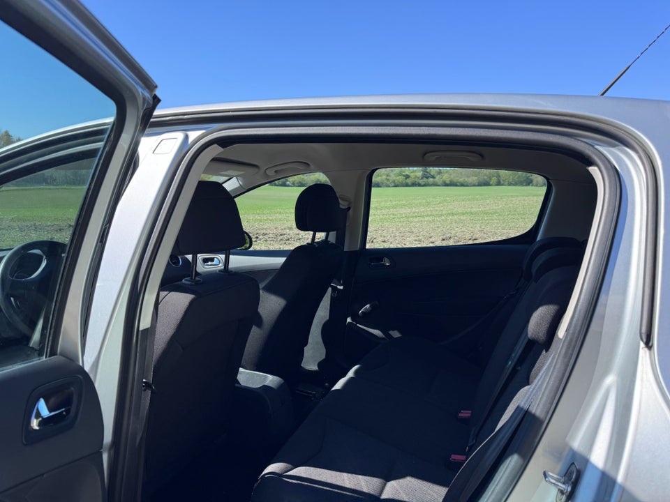Peugeot 308 1,6 HDi 109 Premium 5d