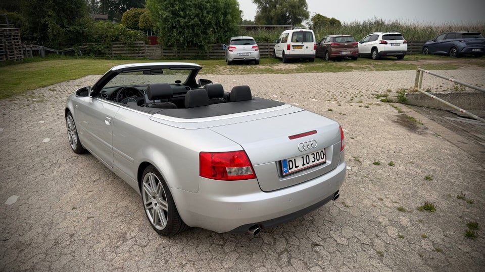 Audi A4 2,4 V6 Cabriolet Multitr. 2d