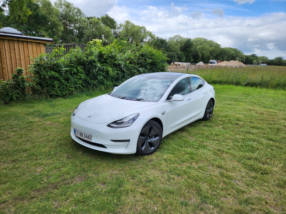 Tesla Model 3 Long Range AWD 4d