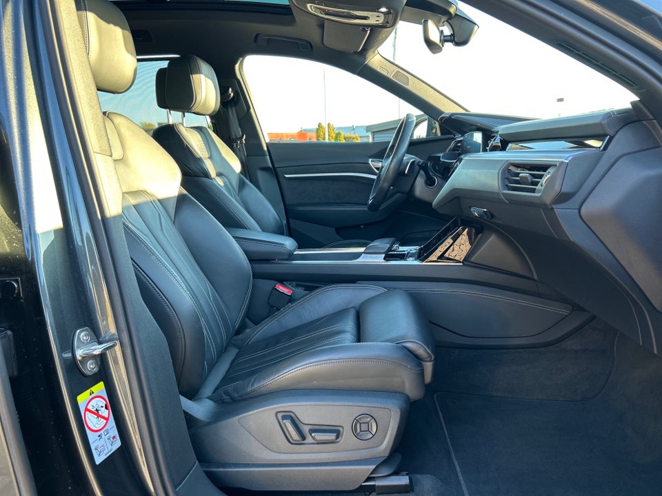 Audi e-tron S quattro 5d