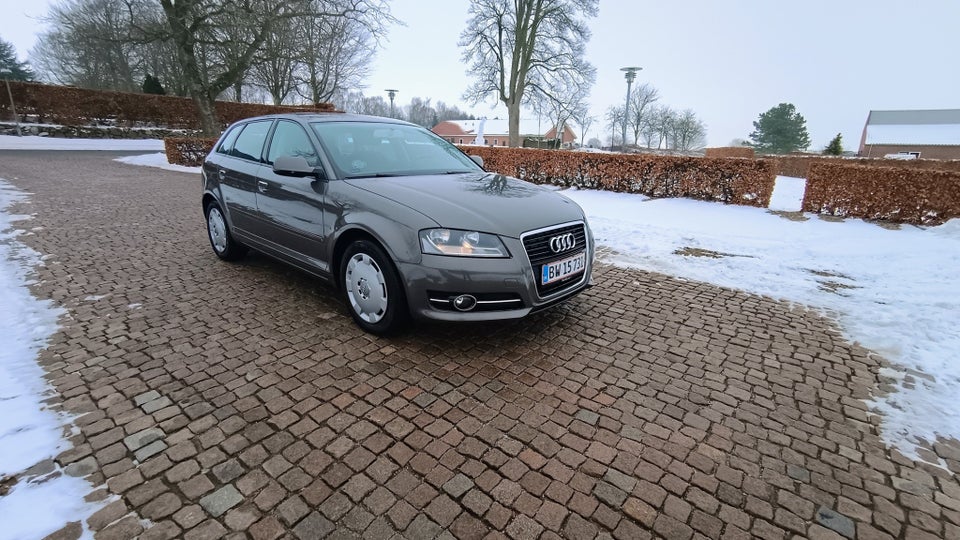 Audi A3 1,6 TDi Ambiente Sportback 5d