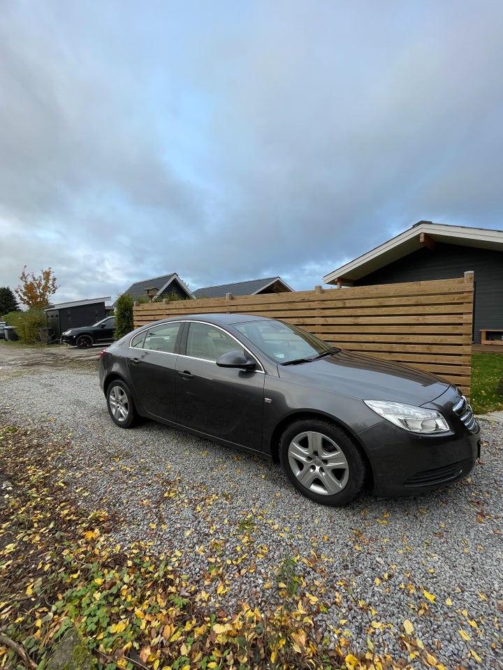 Opel Insignia 1,8 Edition 5d