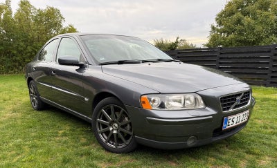 Volvo S60 2,4 170 Momentum 4d