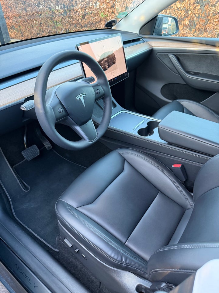 Tesla Model Y Long Range AWD 5d