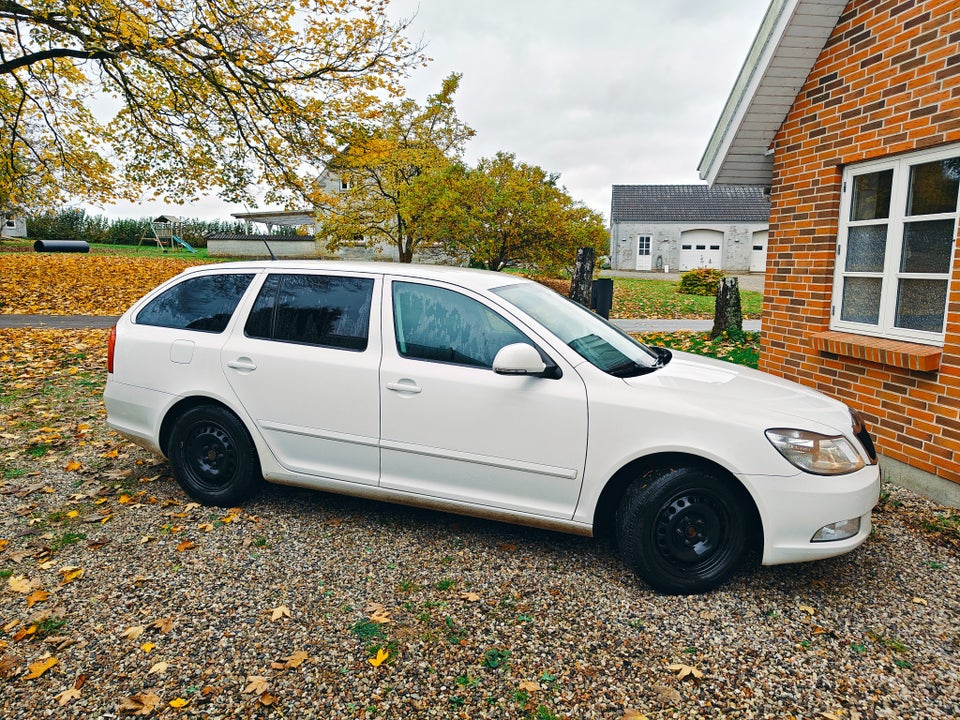 Skoda Octavia 1,6 TDi 105 GreenLine Combi 5d