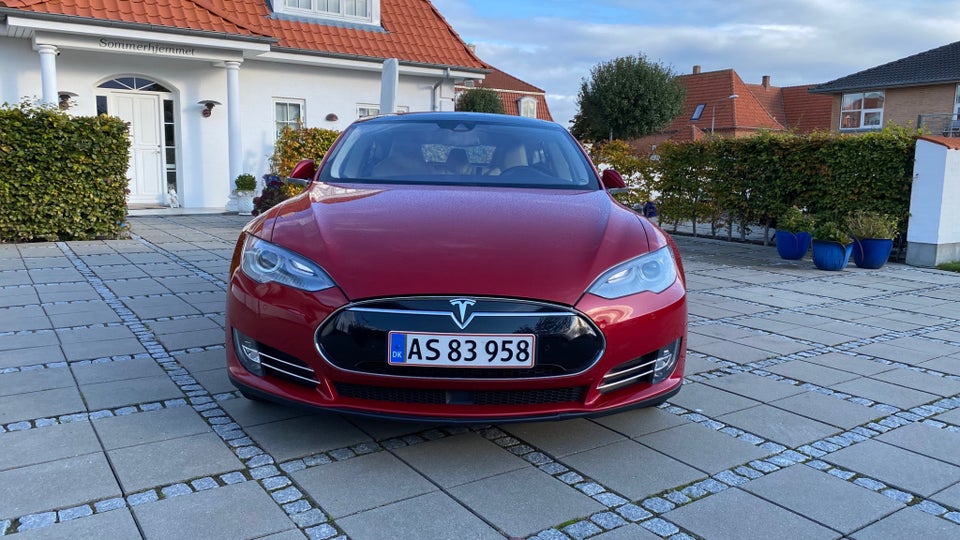 Tesla Model S P85D 5d