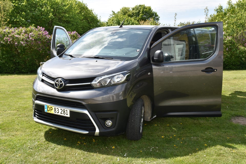 Toyota ProAce 2,0 D 122 Medium Comfort Master aut. 5d