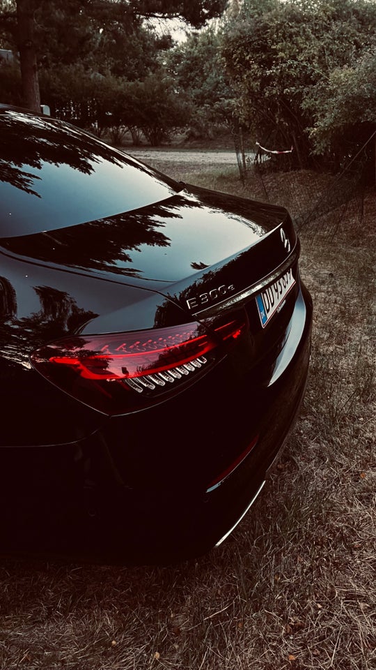 Mercedes E300 e 2,0 AMG Line aut. 4Matic 4d