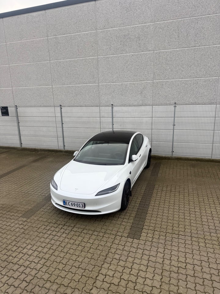 Tesla Model 3 Long Range AWD 4d