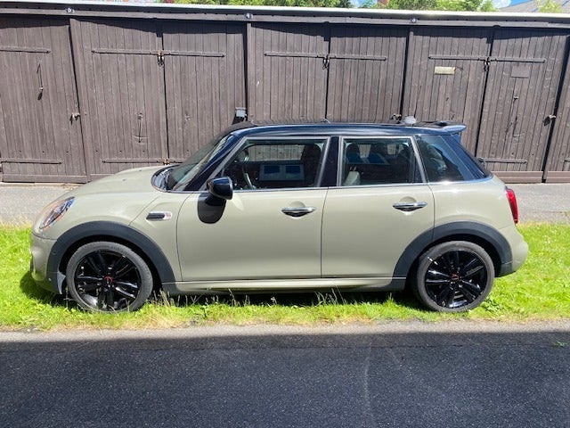 MINI Cooper 1,5 Essential 5d