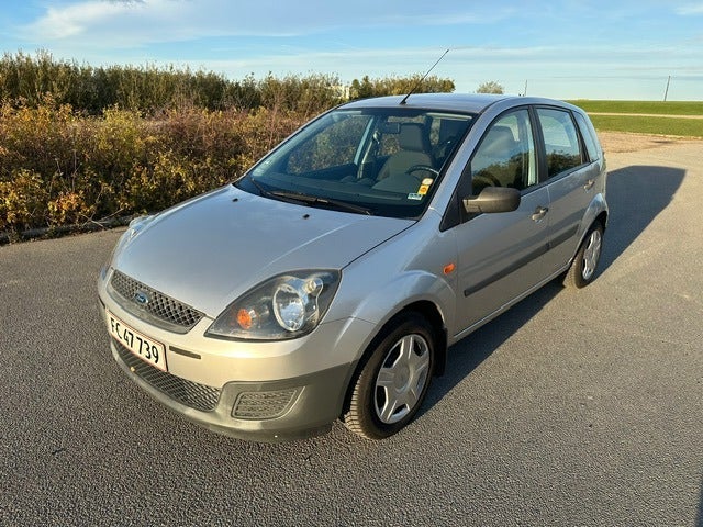 Ford Fiesta 1,3 Ambiente 5d
