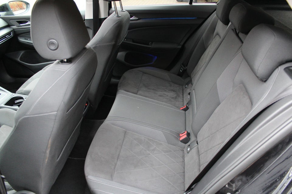 VW Golf VIII 1,4 eHybrid DSG 5d