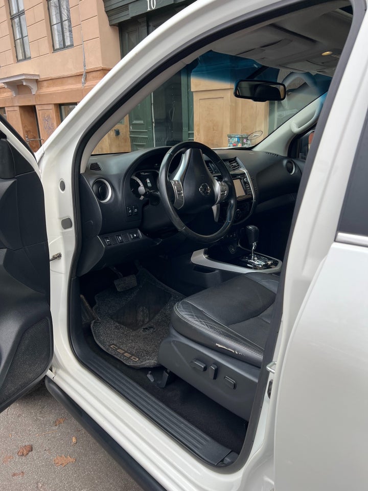 Nissan Navara 2,3 dCi 190 Db.Kab N-Connecta aut. 4d