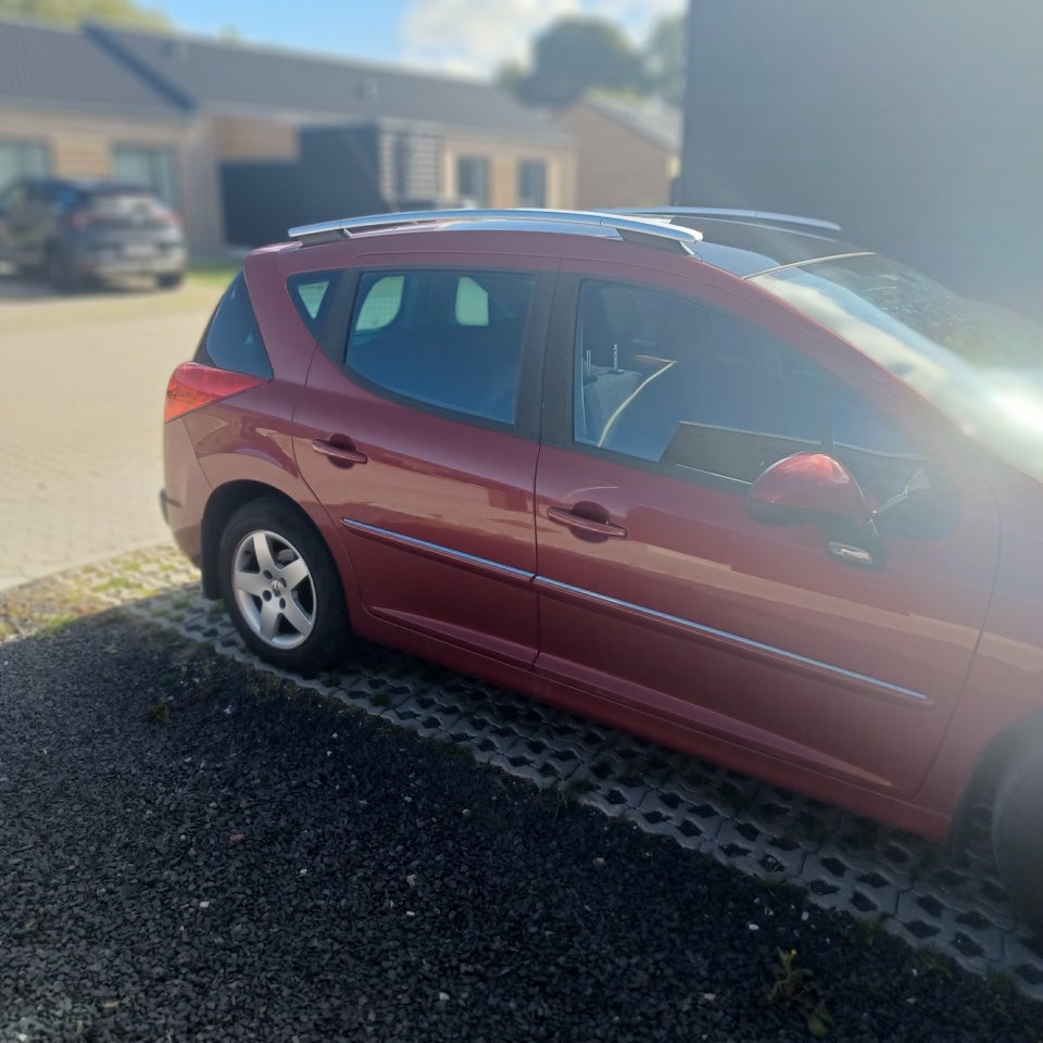 Peugeot 207 1,6 HDi 110 Premium 5d