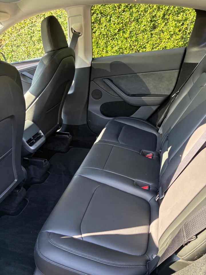 Tesla Model Y RWD 5d