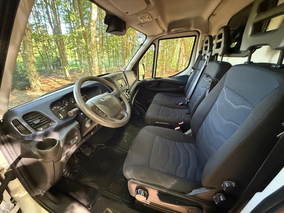 Iveco Daily 2,3 35S12 10,8m³ Van AG8