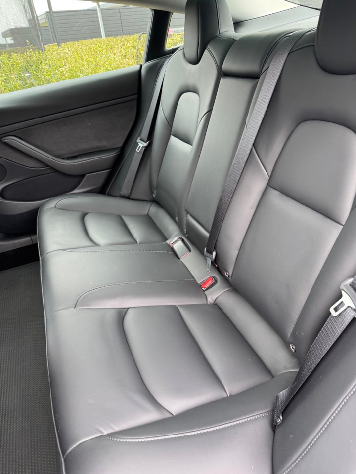 Tesla Model 3 Standard Range+ RWD 4d