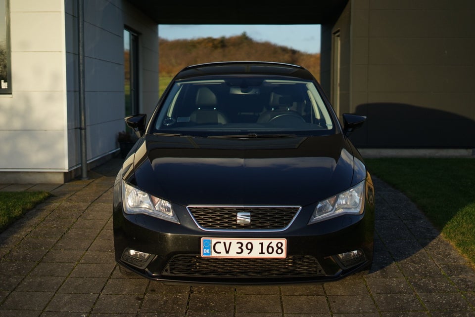 Seat Leon 1,6 TDi 110 Style Barcelona 5d