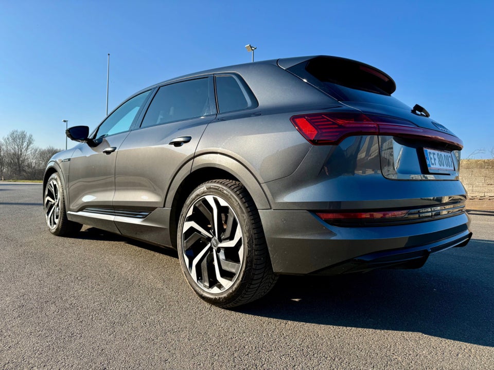Audi e-tron 55 S-line quattro 5d