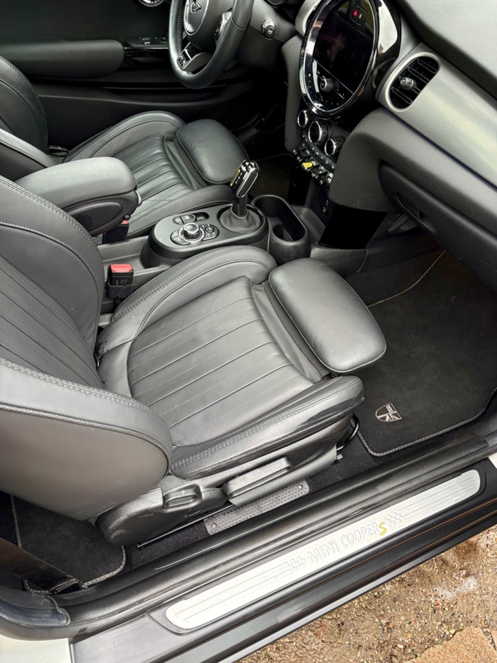 MINI Cooper SE Maximise 3d