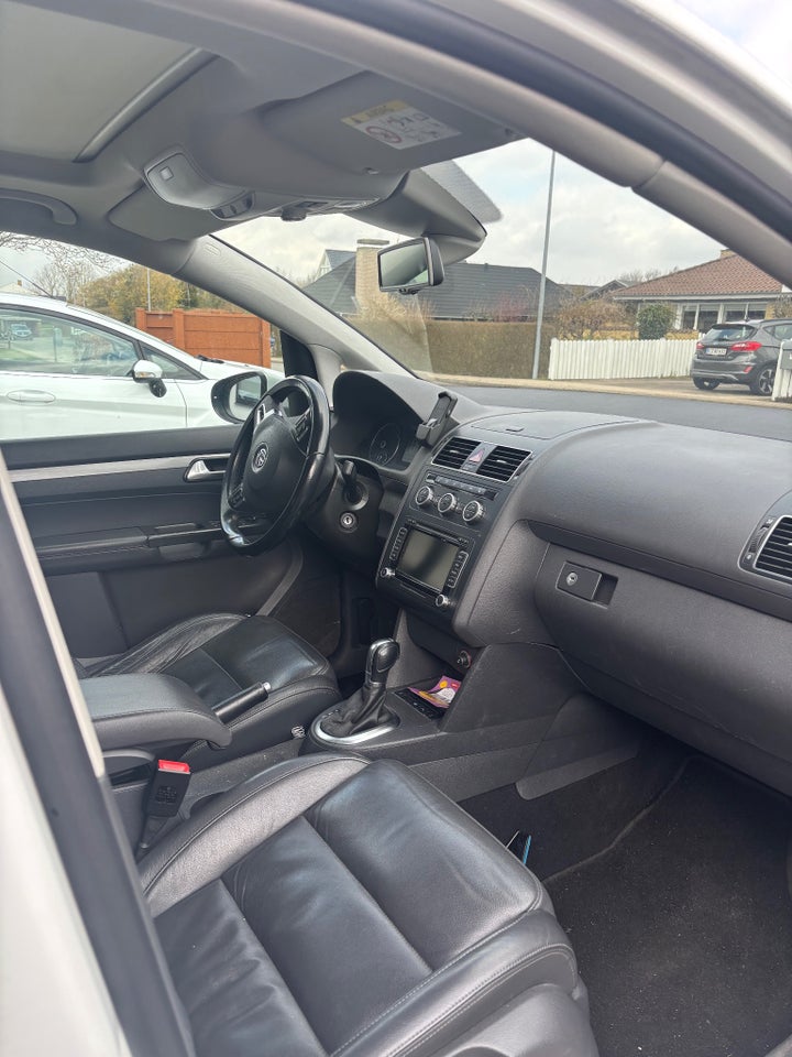 VW Touran 2,0 TDi 177 Highline DSG 7prs 5d